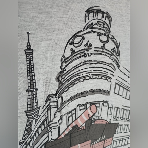 Parisian girl shopping with gems decorating the building. Size large. - Picture 5 of 8